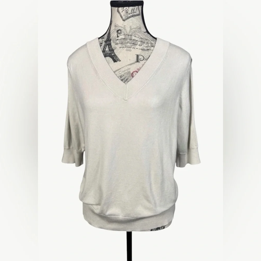 DKNY Cream V-Neck Dolman Sleeve Knit Top Soft Minimalist Luxe Blouse - Size M